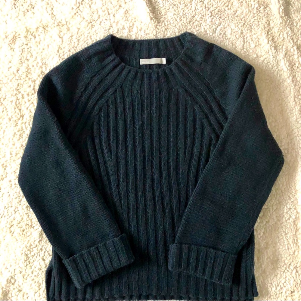 New never worn Vince navy blue sweater